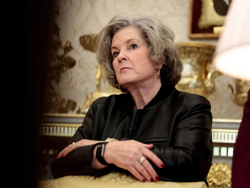 ‘Hit the big red panic button’: Trump’s top aide summons GOP insiders for urgent talks