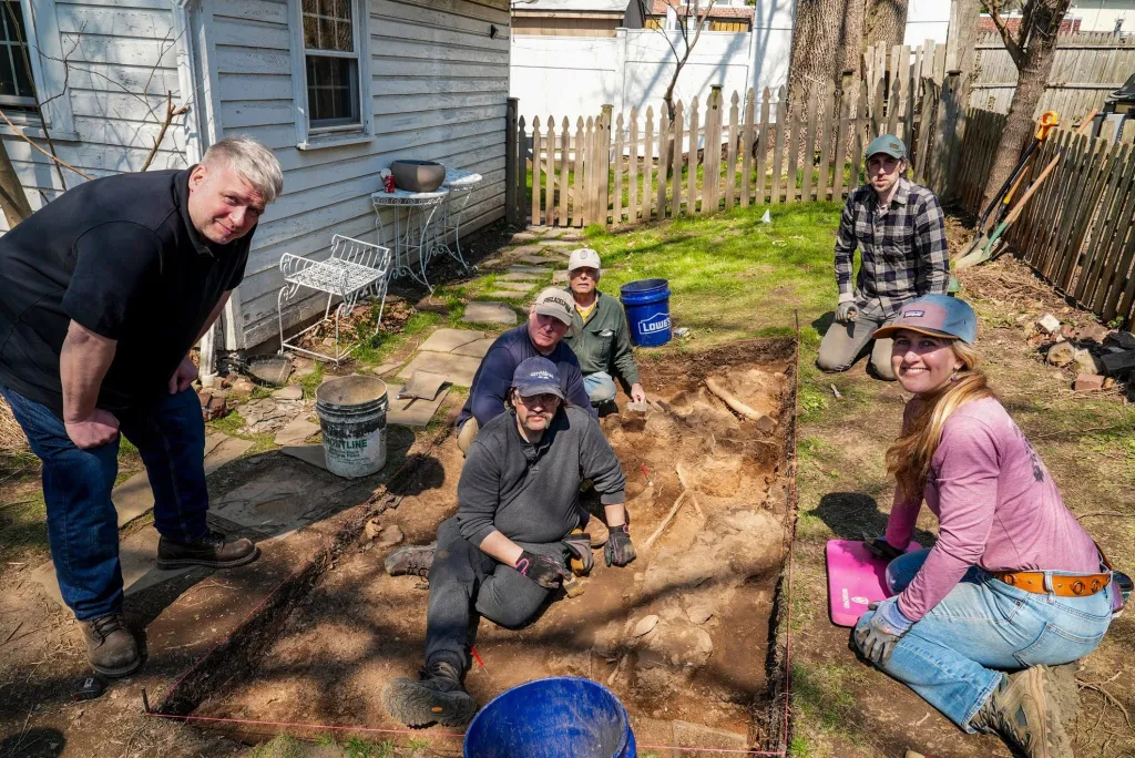 Archaeologists and college students excavating a site in Newtown, Pennsylvania, to uncover artifacts from the American Revolution.
