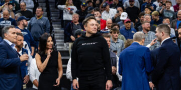 SpaceX’s Unconventional Corporate Arrangements Favor Elon Musk