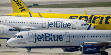 For Struggling JetBlue, Spirit’s Demise May Offer an Opportunity