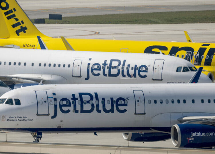 For Struggling JetBlue, Spirit’s Demise May Offer an Opportunity