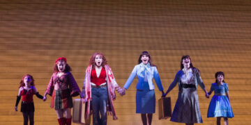 ‘Beaches’ Sinks on Broadway