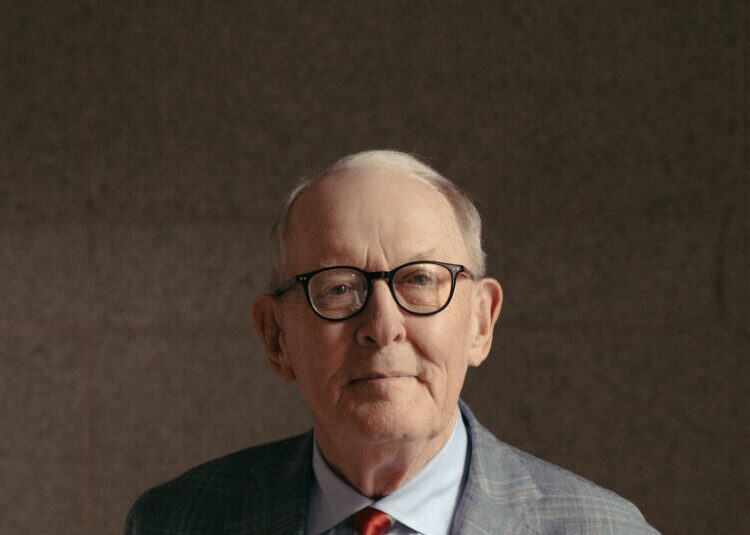 Lamar Alexander Wants Republicans to Stand Up to Trump
