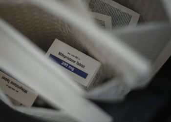Supreme Court Temporarily Restores Access to Abortion Pill by Mail