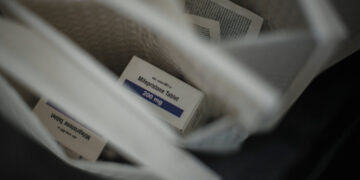 Supreme Court Temporarily Restores Access to Abortion Pill by Mail
