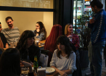 As Iranians Face War, There’s Still Solace in a Cafe