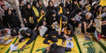 As Israel Entrenches, Frustration With Hezbollah Turns to Support