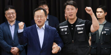 Samsung Unions Approve A.I. Profit-Sharing Deal as Infighting Escalates