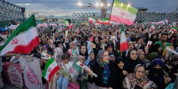Iranian Officials Say Proposed Peace Deal Would End Fighting and Open Strait