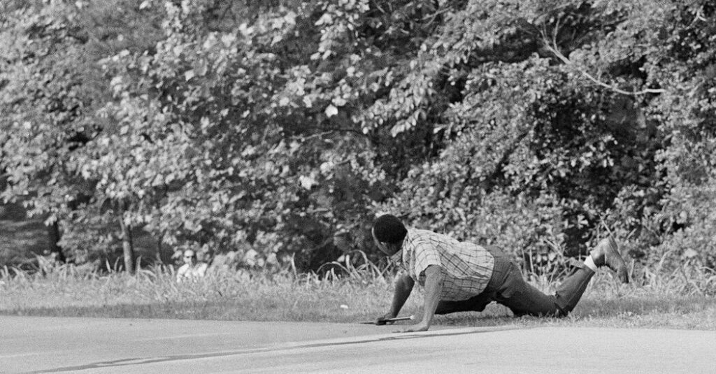 Jack Thornell, Pulitzer Winning A.P. Photographer, Dies at 86