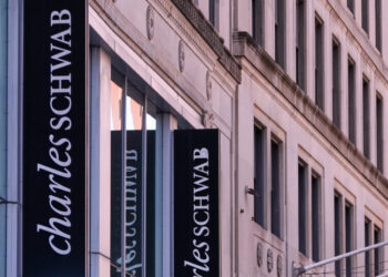 Schwab Affiliate Halts Customer Donations to Southern Poverty Law Center