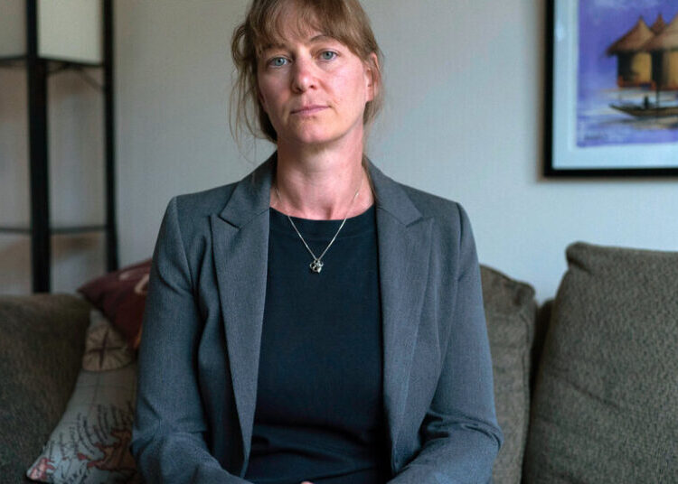 N.I.H. Reinstates Employee Put on Leave After Criticizing Trump Research Cuts
