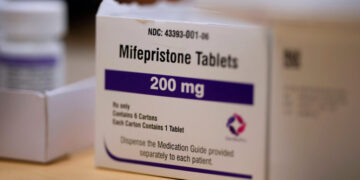 Federal Appeals Court Temporarily Halts Abortion Pill Access by Mail