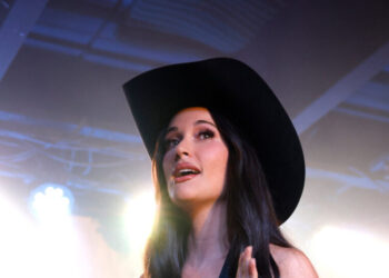 Kacey Musgraves Sounds Right at Home in the ‘Middle of Nowhere’