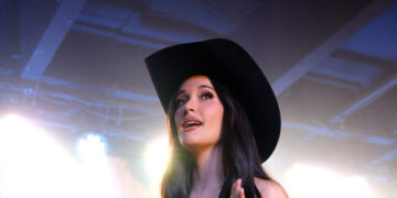 Kacey Musgraves Sounds Right at Home in the ‘Middle of Nowhere’