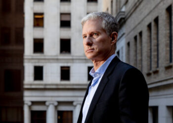 A Midterm Clash of A.I. Giants Escalates as a Tech Billionaire Jumps In