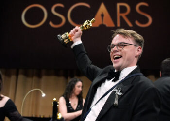 Airline Loses, Then Finds, Oscar a Filmmaker Was Forced to Check