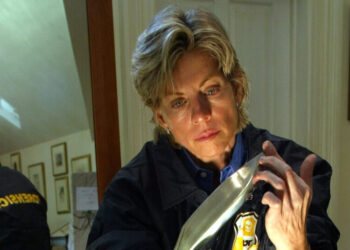 Patricia Cornwell Takes a Scalpel to Her Own Life Story