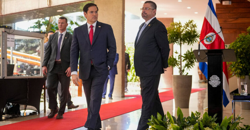 U.S. Revokes Visas of Board Members at Costa Rica’s Top Watchdog Newspaper