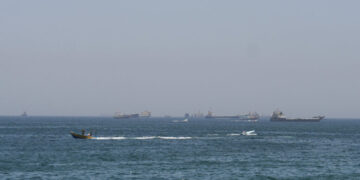 Shipping Firms Left Guessing by Confusion in Strait of Hormuz