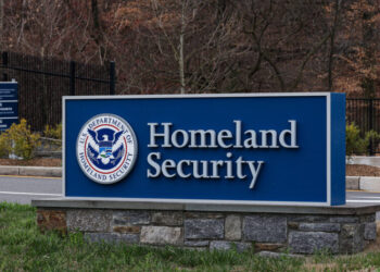 D.H.S. Intelligence Office Did Not Properly Secure Smartphones, Watchdog Says