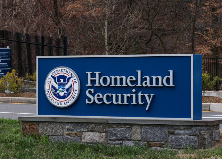 D.H.S. Intelligence Office Did Not Properly Secure Smartphones, Watchdog Says