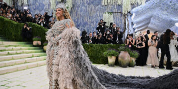 Beyoncé, Blue Ivy and Jay-Z Arrive at the Met Gala