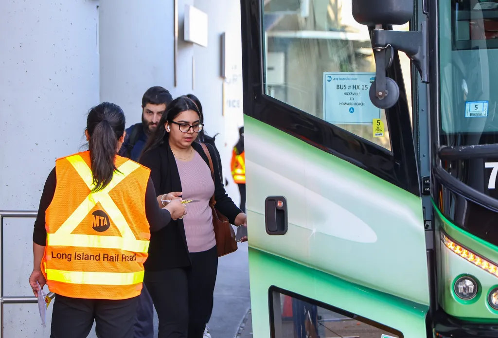 The buses led to longer travel. 