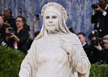 How Heidi Klum Turned Into a Statue for the Met Gala