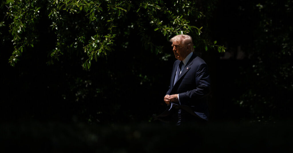 F.A.A. Employee Charged With Threatening to Kill Trump
