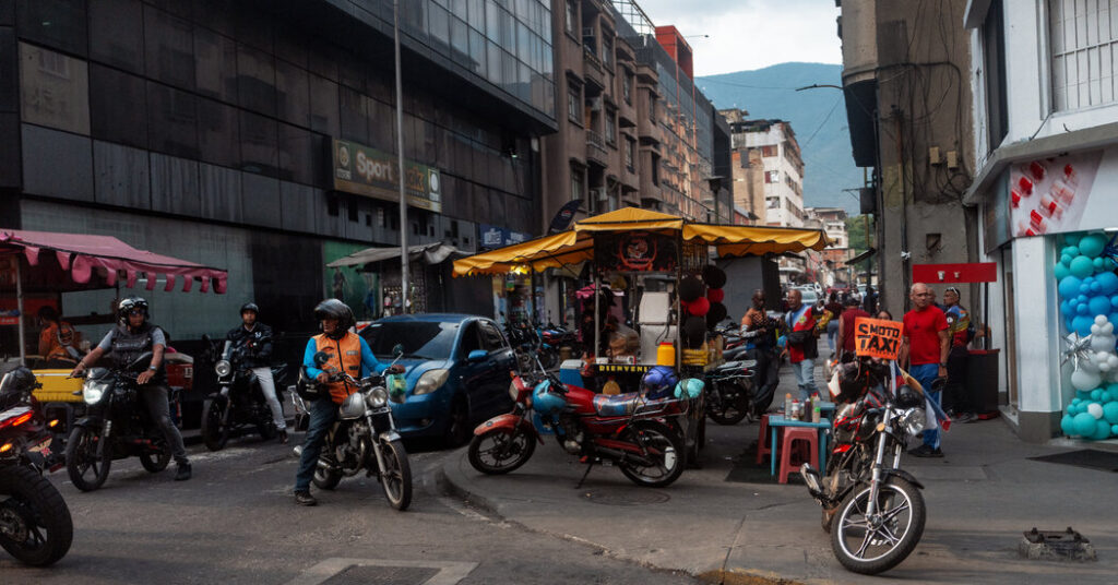 U.S. Allows Venezuela to Begin Debt Restructuring Process