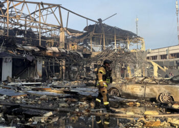Deadly Russian Strikes Rip Into Ukrainian Cities