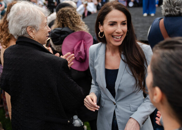 How Did a State Auditor Become the ‘People’s Rockstar’?