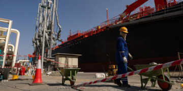 Oil Prices Hold Steady as Iran Talks Remain Murky