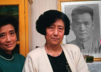 Xia De-hong, 94, Dies; Persecuted in China, She Starred in Daughter’s Memoir