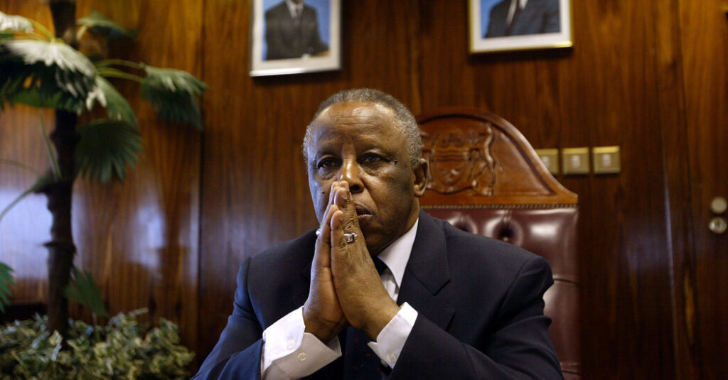 Festus Mogae, Botswana President Who Tackled H.I.V., Dies at 86