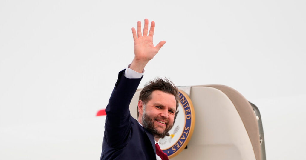 What Our Reporter Saw in Iowa During Vance’s Splashy, 2028-Coded Trip