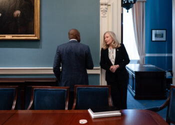 Redistricting Ruling Adds to Virginia Governor’s Headaches