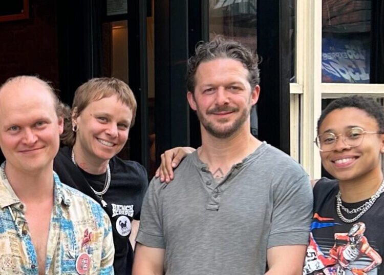 Bartenders at a Cocktail Mecca Propose a New Concoction: a Micro-Union