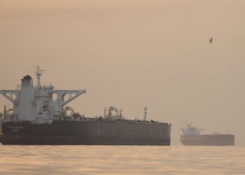 Strait of Hormuz Remains Effectively Blocked After Naval Skirmishes