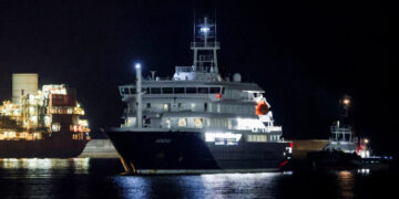 Cruise Ship Linked to Hantavirus Outbreak Arrives in Canary Islands