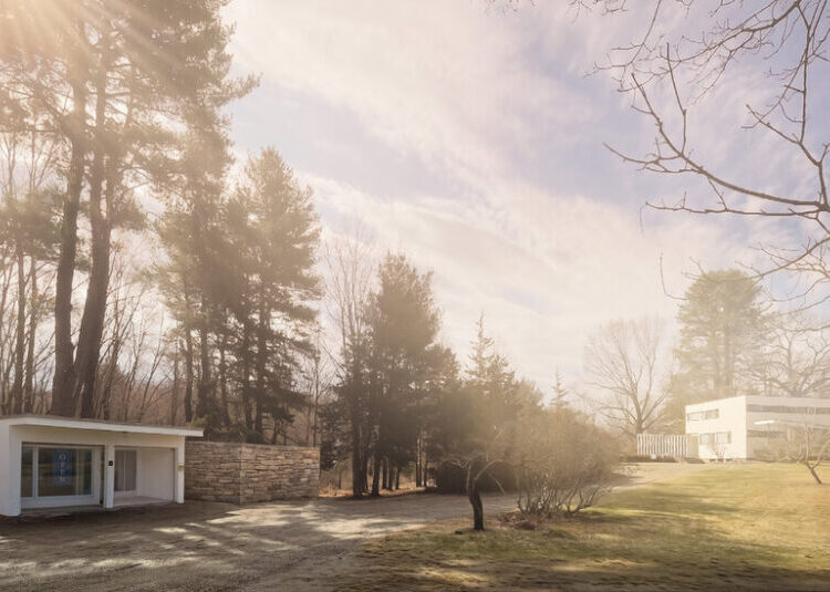 This Professor Won the ‘Bauhaus Bathroom’ Design Competition for the Gropius House