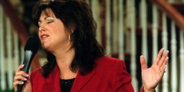 Joni Lamb, Whose Christian TV Station Went Global, Dies at 65