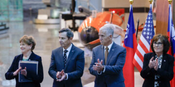 Lawmakers Urge Trump to Move Ahead on Delayed Arms Sale to Taiwan
