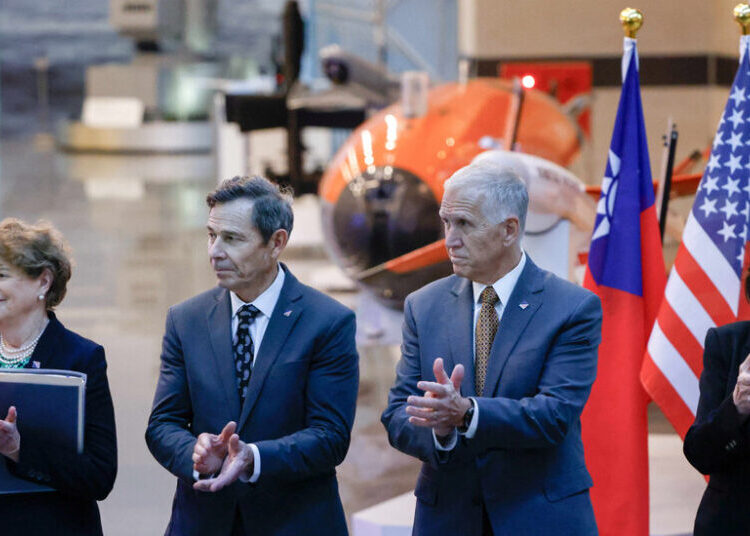 Lawmakers Urge Trump to Move Ahead on Delayed Arms Sale to Taiwan