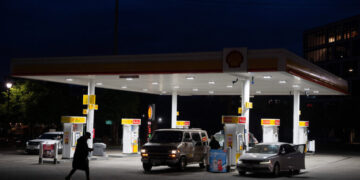 Trump Proposes Suspending Federal Gas Tax Until Prices Fall