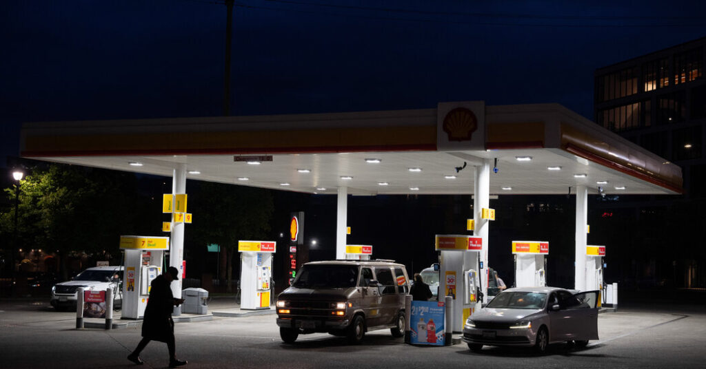 Trump Proposes Suspending Federal Gas Tax Until Prices Fall