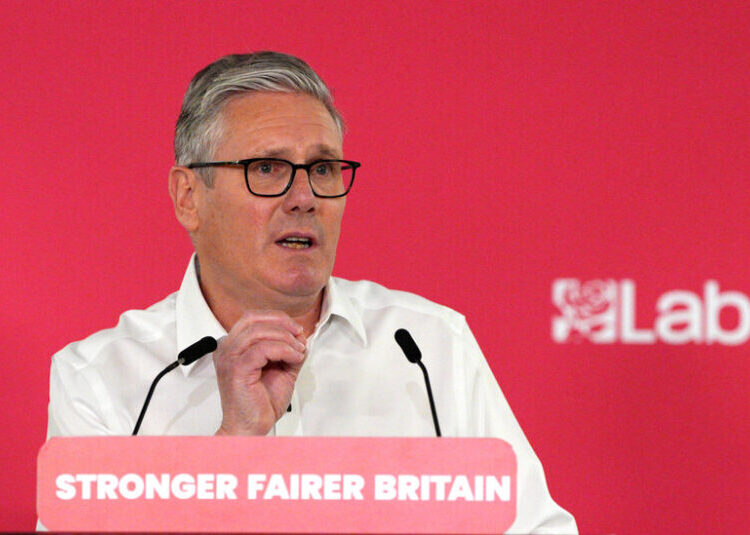 Pressure on Starmer Mounts as Dozens of Labour Lawmakers Call on Him to Quit