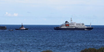 Cruise Ship Hit by Hantavirus Outbreak Sails for European Mainland