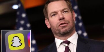 Disgraced Eric Swalwell still messaging former staffers on Snapchat despite political fallout